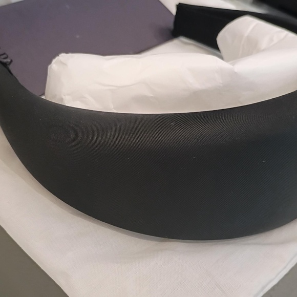 💋 Prada Authentic NEW Headband NWT W/BOX - Picture 3 of 11
